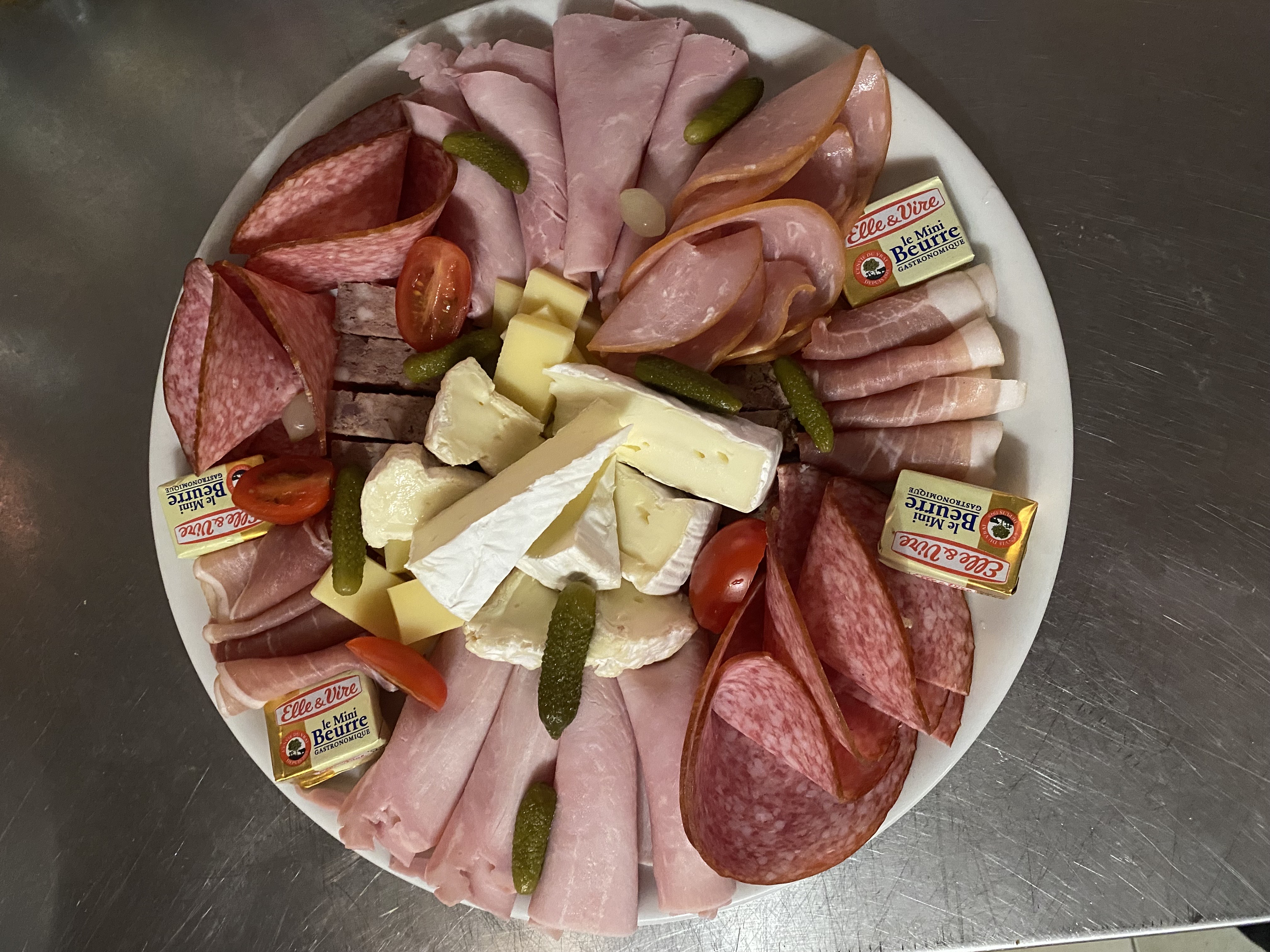 Planche charcuterie et fromages